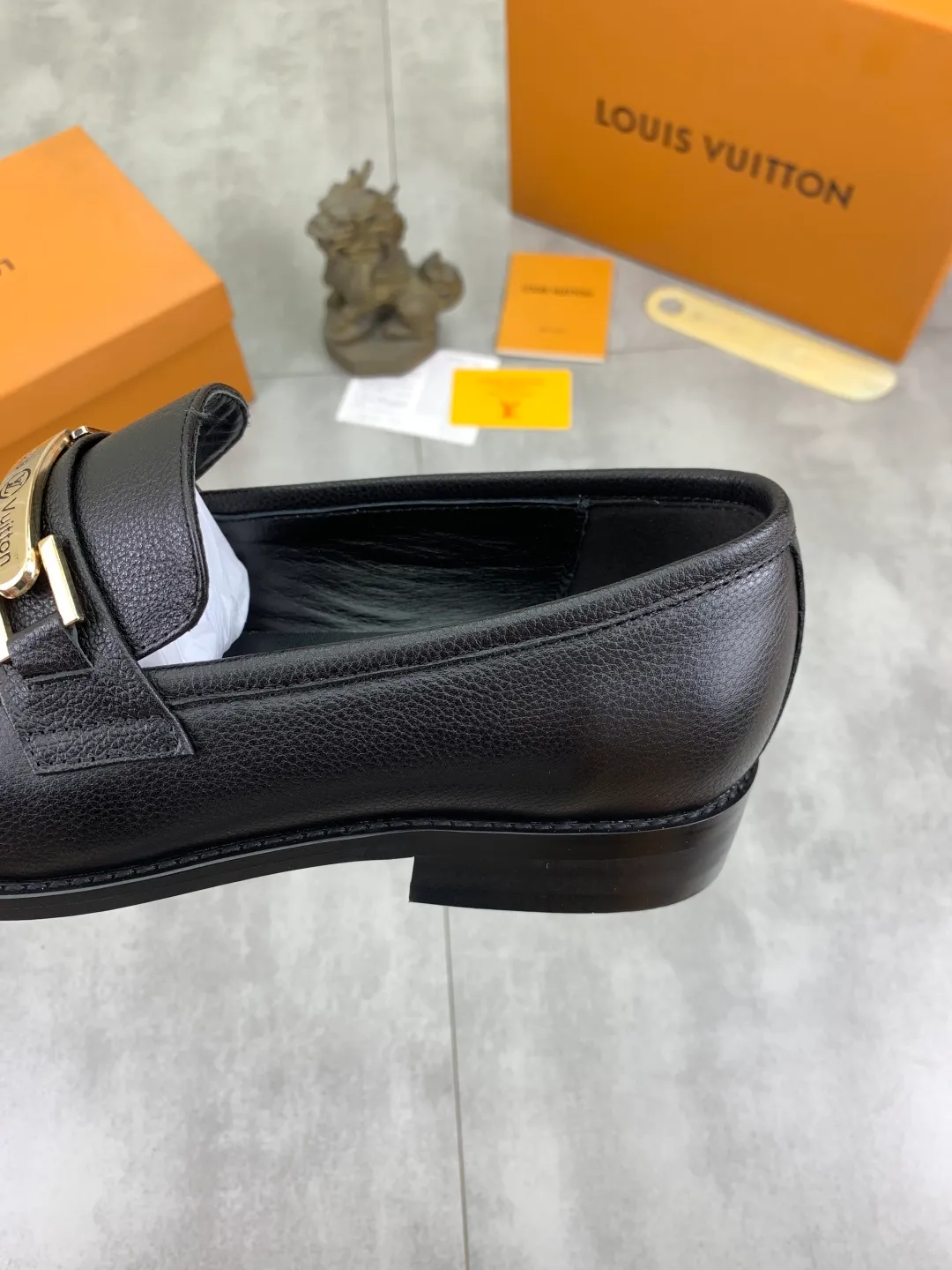 Men's Men's Shoes 💰P420 [New Style] 💰Yangli💎💎💎[Louis Vuitton] LV high-end men's formal business leather shoes, original order 1:1! Original imported calfskin, original metal buckle, imported sheepskin lining for feet, original outsole, men's shoe size: 39-45 (38.46 customized) black optional